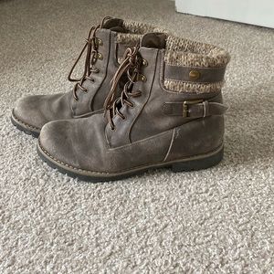 CLIFFS BY WHITE- Causul Lace-up ankle boot